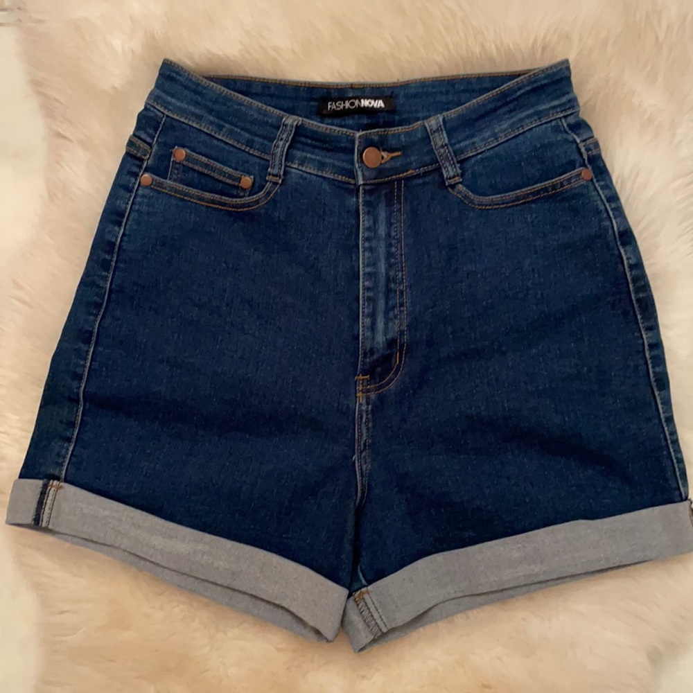 Fashion Nova high waisted shorts